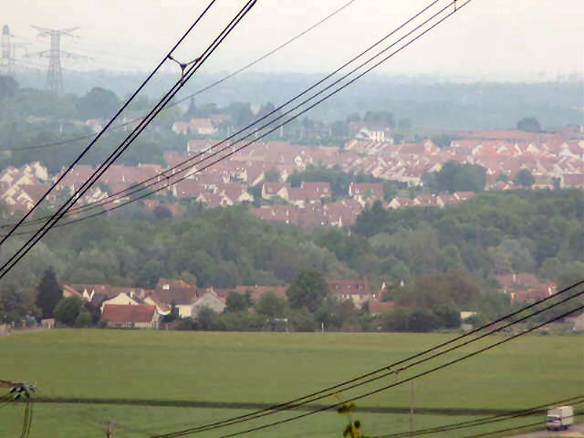 Le village au loin