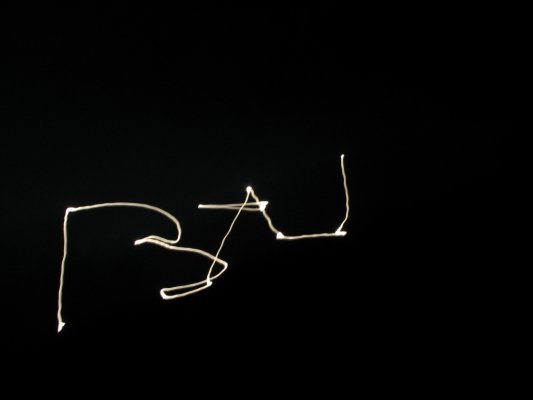 mumuse avec la lune.....oui bon ça va hein......pfff même pas eu l'temps d'écrire le mot en entier......