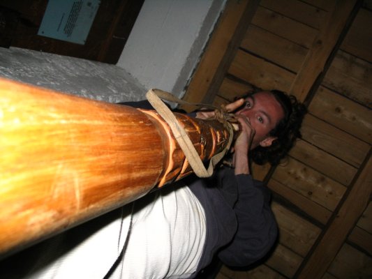 et tu fais quoi avec ton bout d'bois là??
