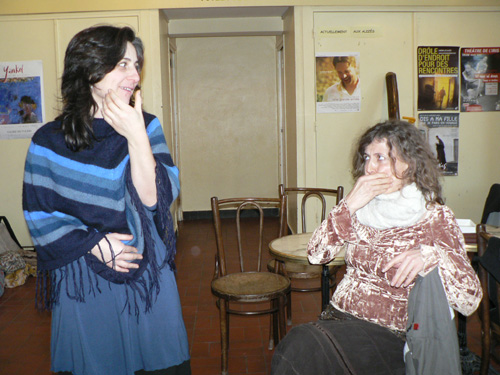 Fée lutine et Michèle en plein exercice à la pause du worshop avec Phil