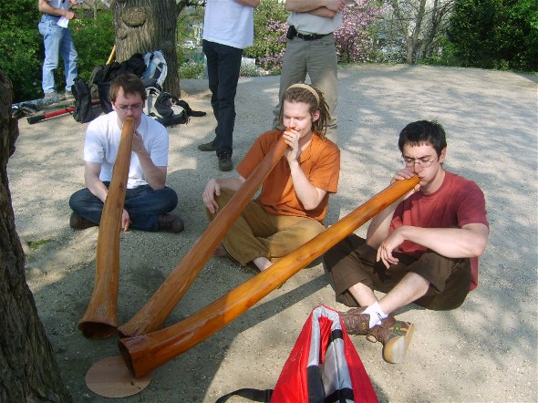 un bon petit trio...c'est qui le 3ème?