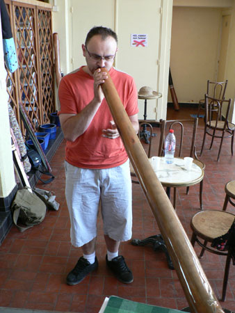 the will qui coupe du bois....jpg