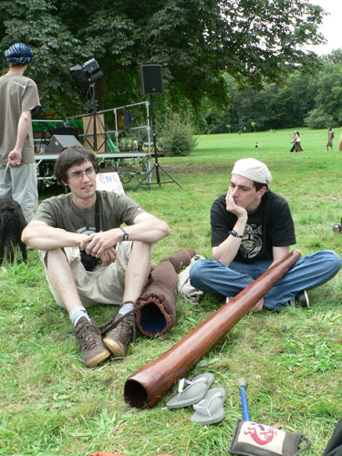 Krismix et l'homme heureux du festival!.jpg