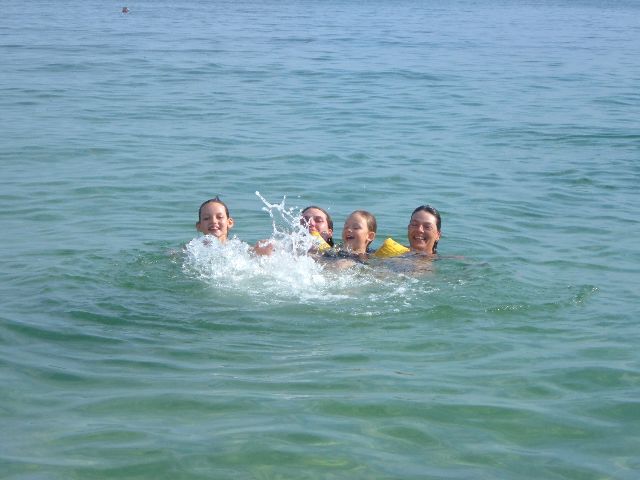 et PLOUF!!! dans l'eau!!